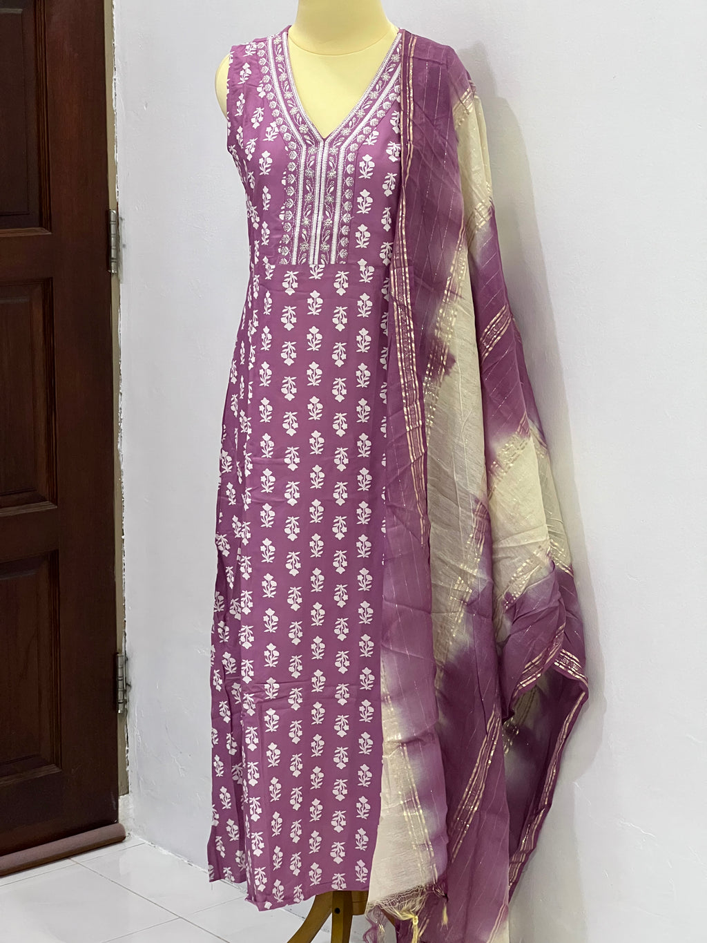Mauve Kurta + Dupatta