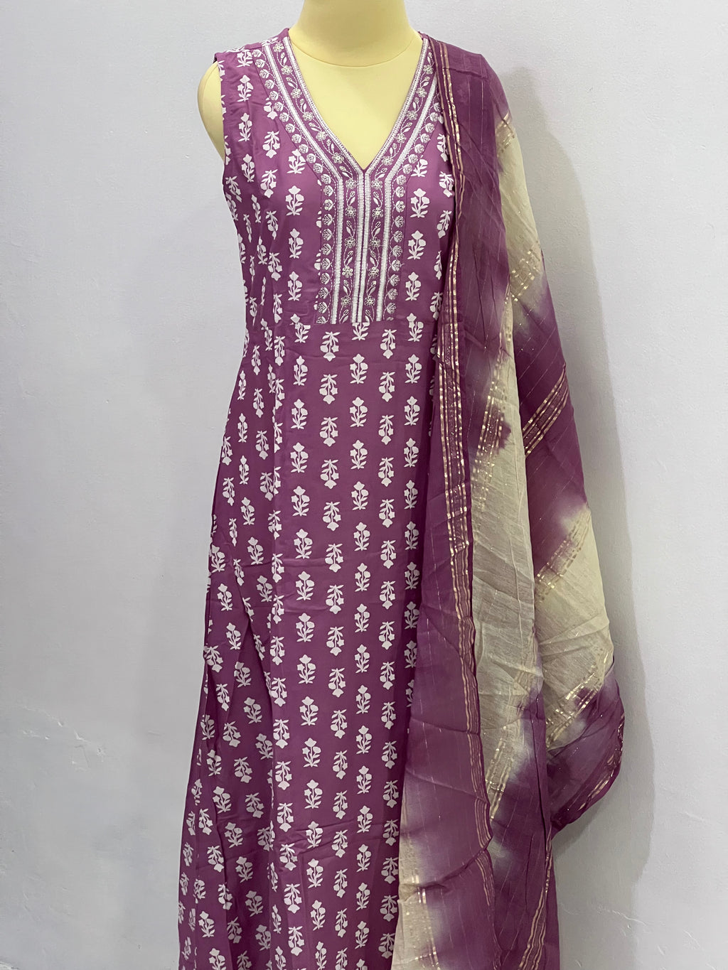 Mauve Kurta + Dupatta