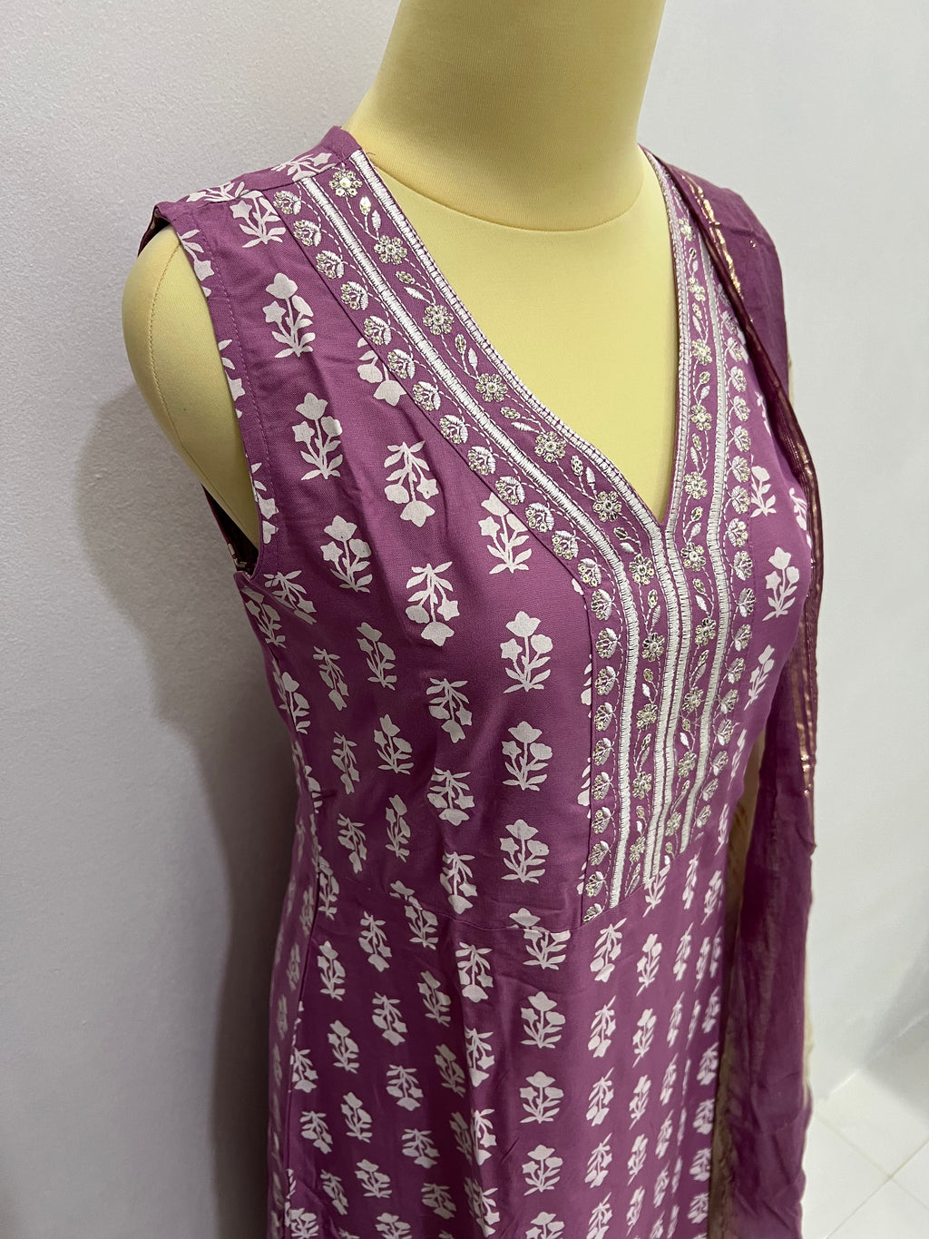 Mauve Kurta + Dupatta